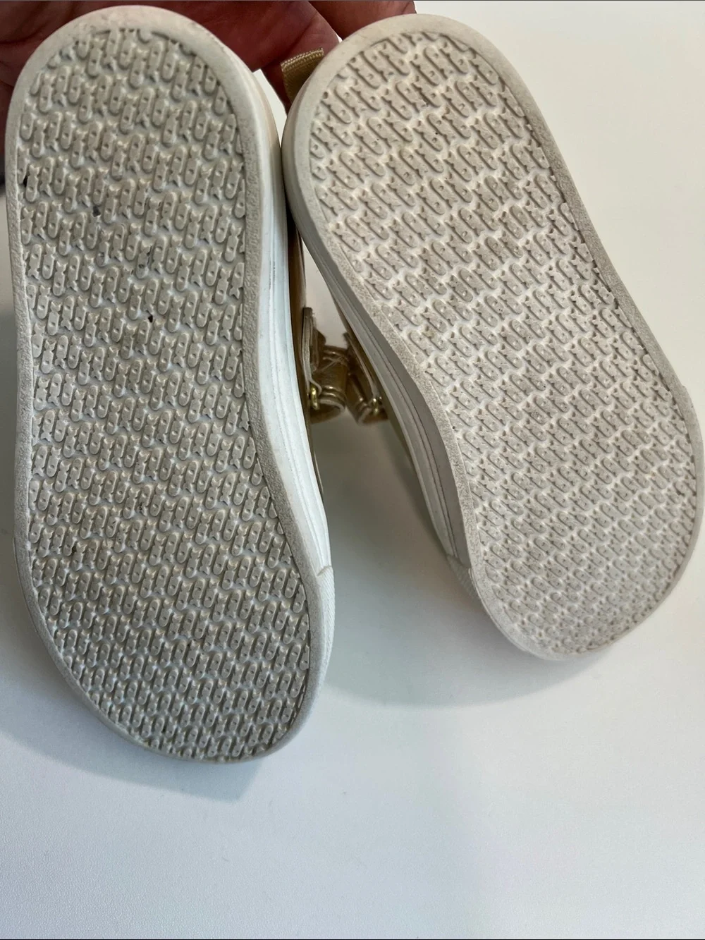 Oshkosh B’Gosh - toddler 8, Metallic Gold Mary Jane Shoes - Classic Strap